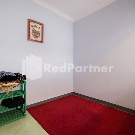 Swun Stay Inn At Sawahan Mitra Reddoorz Malang Zewnętrze zdjęcie
