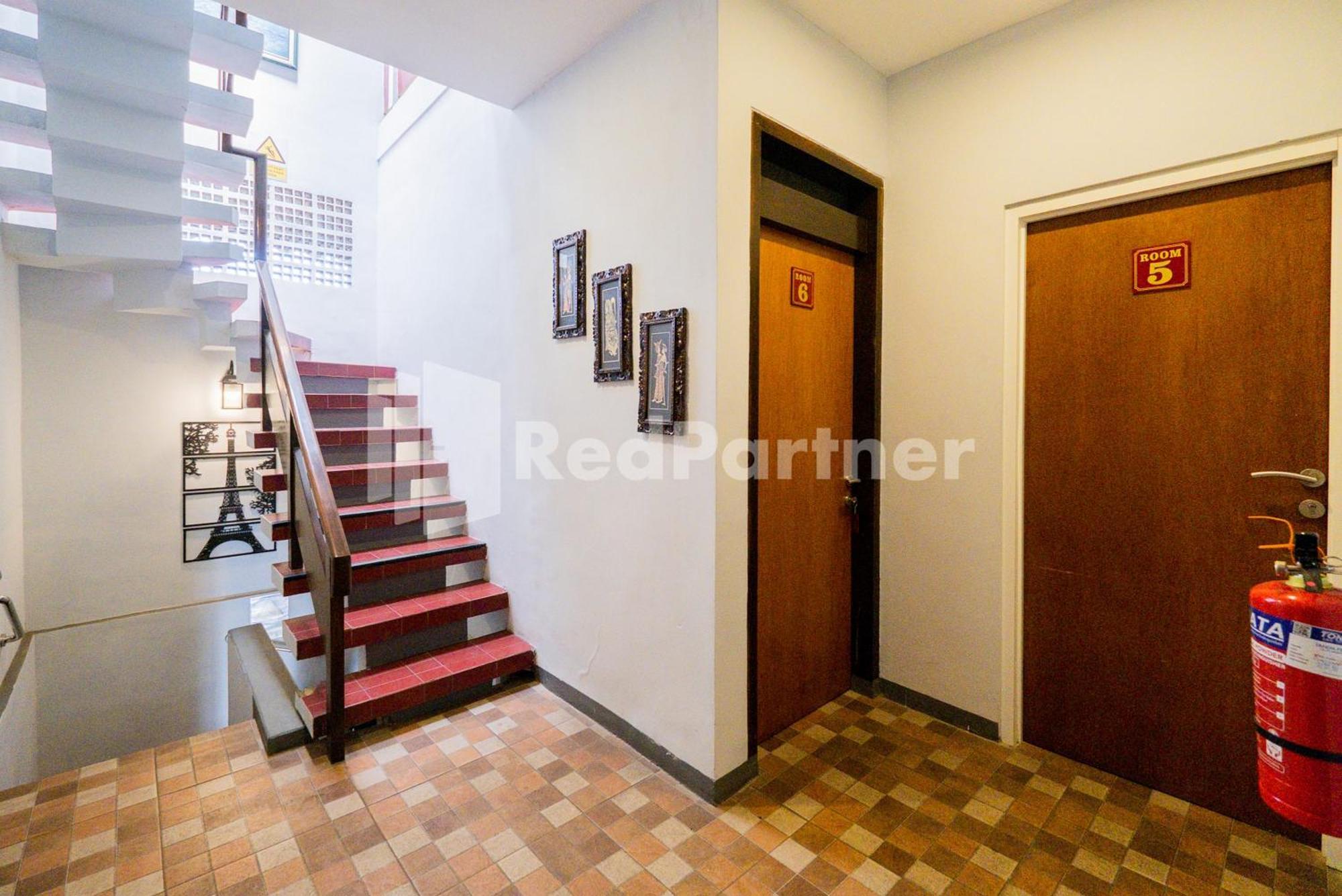 Swun Stay Inn At Sawahan Mitra Reddoorz Malang Zewnętrze zdjęcie