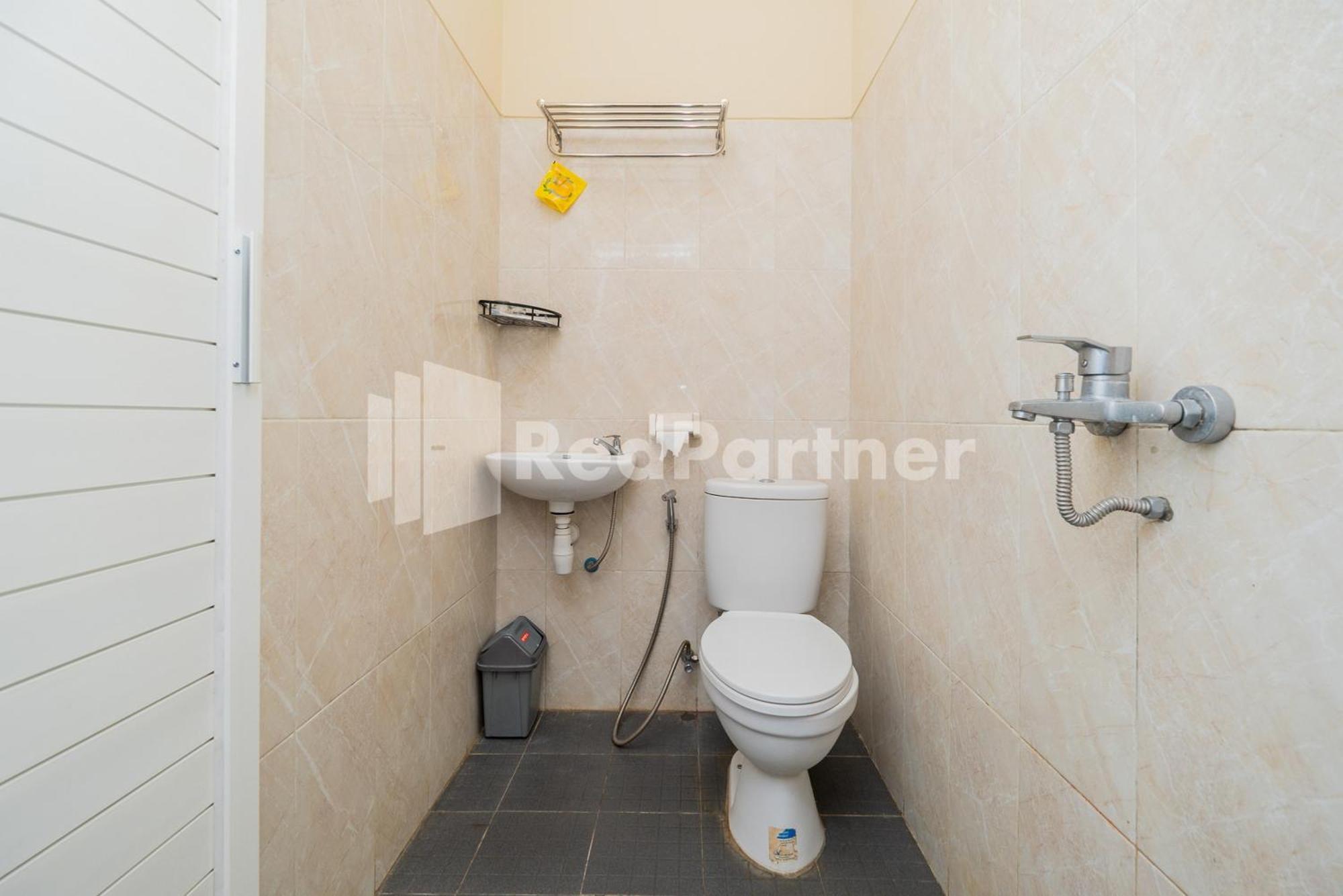 Swun Stay Inn At Sawahan Mitra Reddoorz Malang Zewnętrze zdjęcie